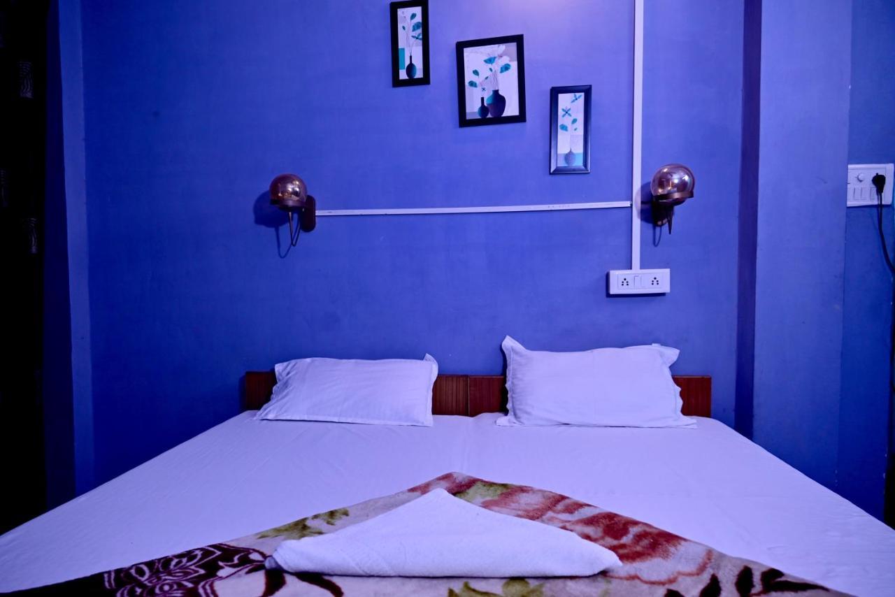 Banaras Rest House Varanasi Exterior photo