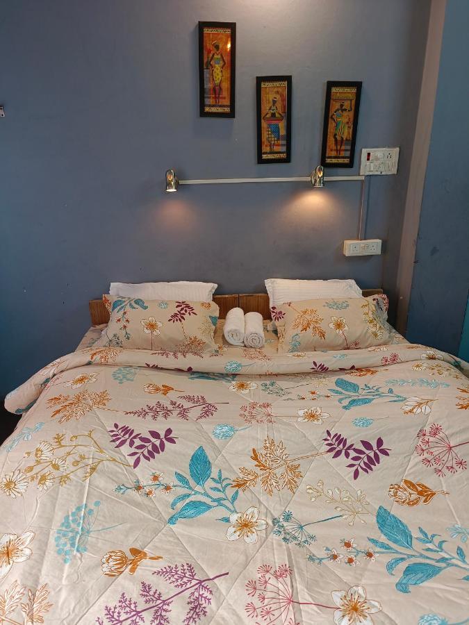 Banaras Rest House Varanasi Exterior photo